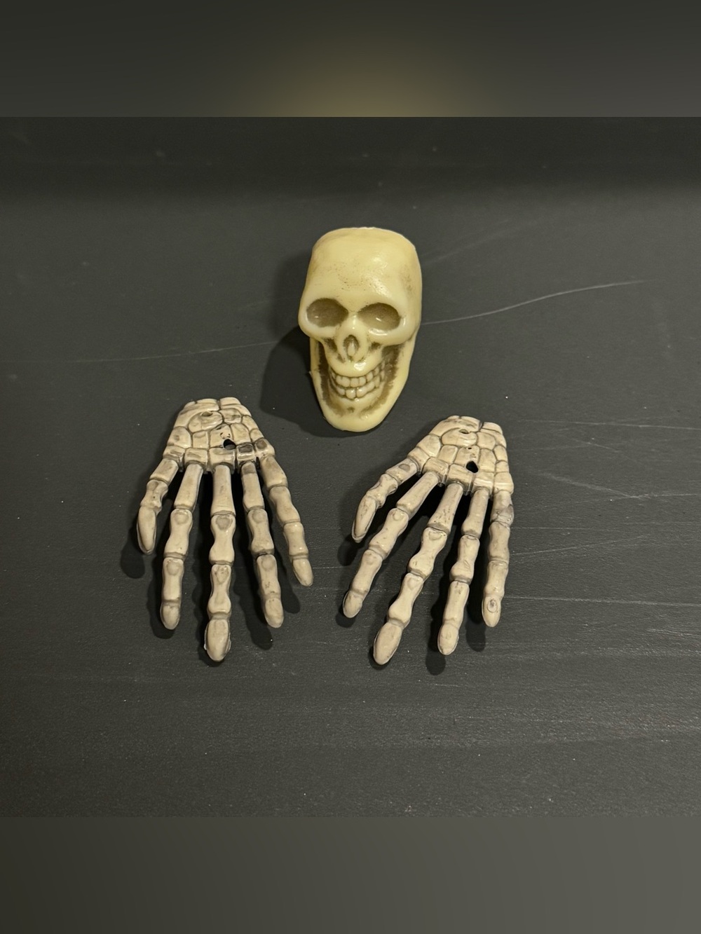 Cream Skull and Skeleton Hands Decorative Halloween Set